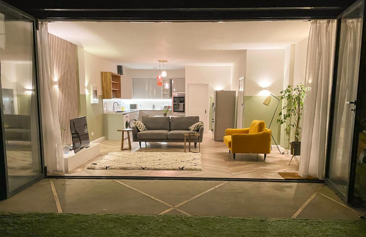 Garden Apartment Winchester Exterior foto